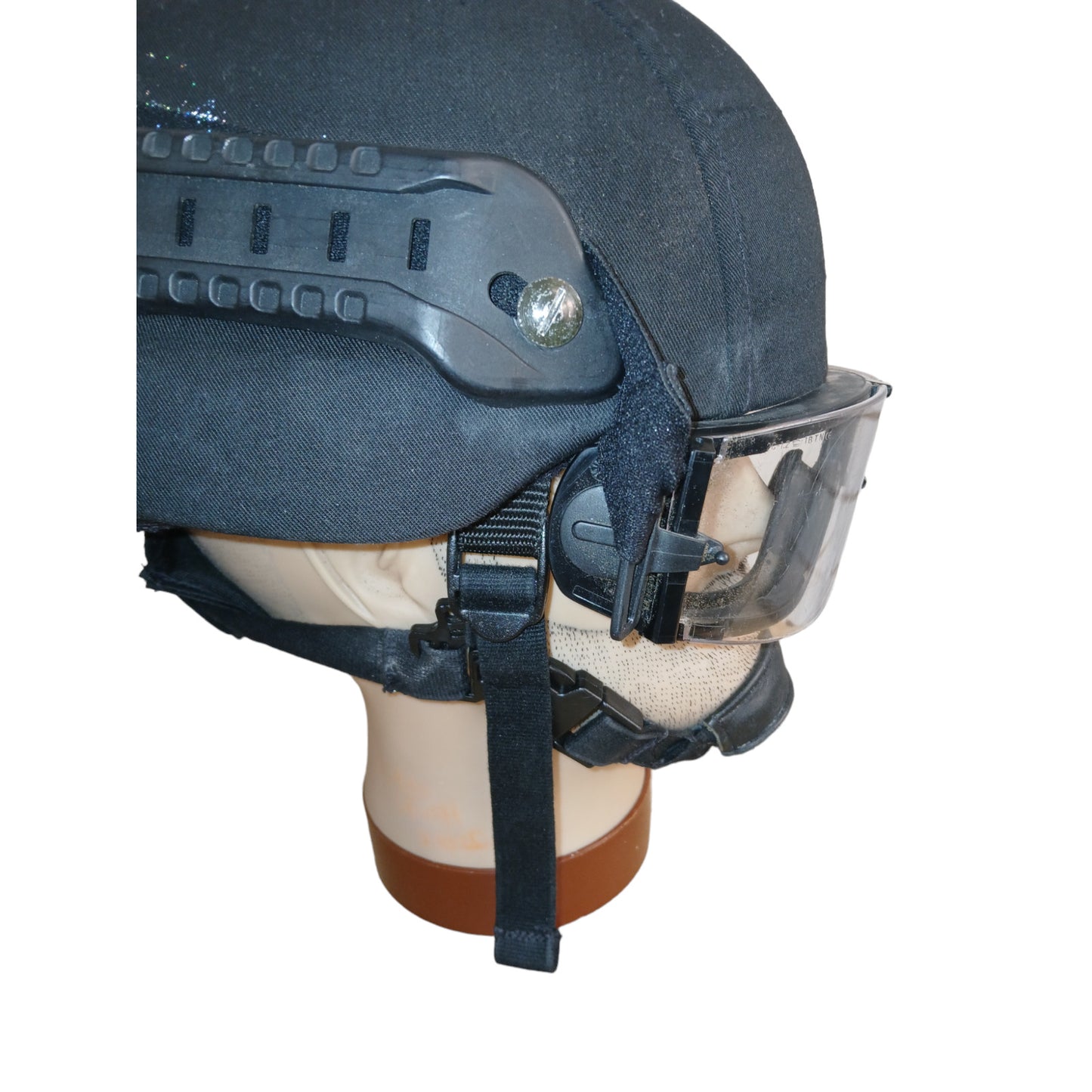 Aegis Ballistic Helmet With Ballistic Goggles & Klick Fast Dock Size X Large