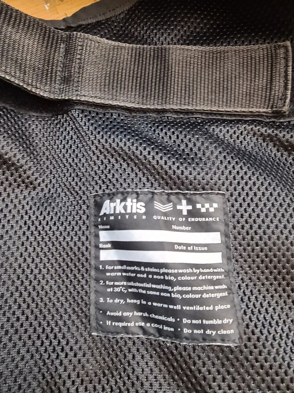 Arktis Tactical Utility Vest With Pouches Security Protection Airsoft Security